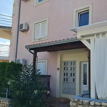 Apartment Zvonko Karigador Novigrad Istria