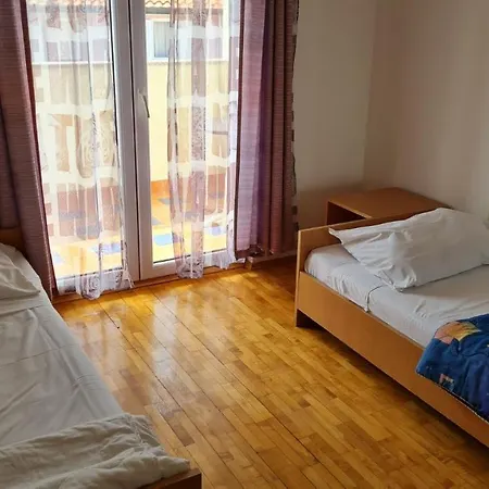 Apartment Zvonko Karigador *